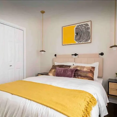 Apartment New! Spacious Art Deco Modern 5 Bd/3ba Chicago
