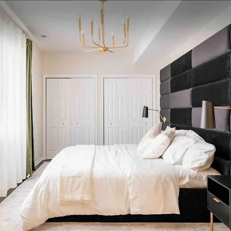 New! Spacious Art Deco Modern 5 Bd/3ba Chicago