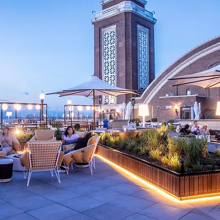 Sable At Navy Pier Chicago, Curio Collection By Hilton 4*