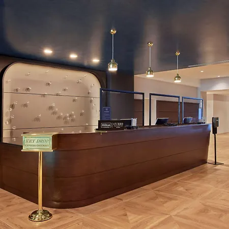 Sable At Navy Pier Chicago, Curio Collection By Hilton Hotel Chicago