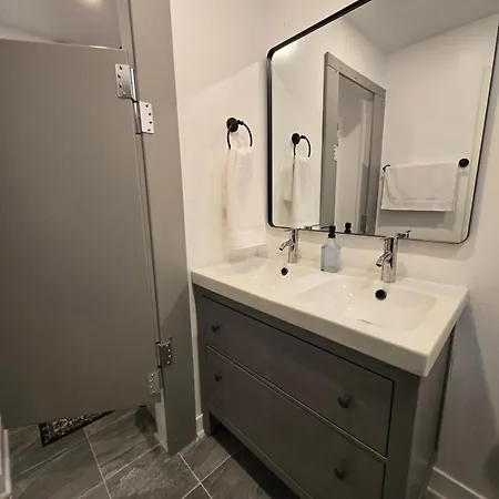 Capsule hotel Grand House Chicago