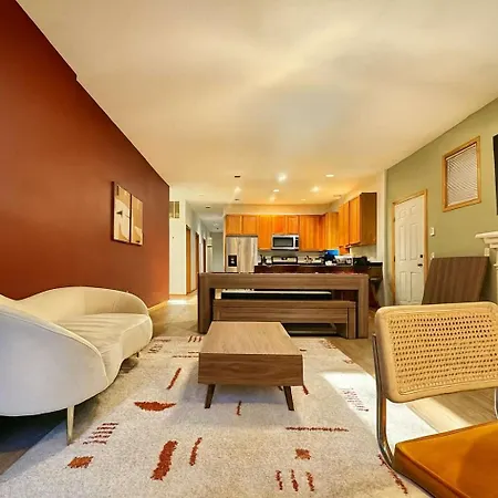 Billiards Patio Parking Apartment *
