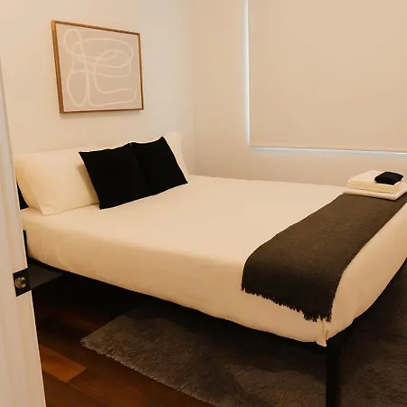Apartment Stylish 4br Stay-prime Location - State Rep