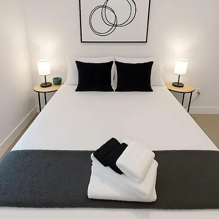 Stylish 4br South Loop State 23-202 *