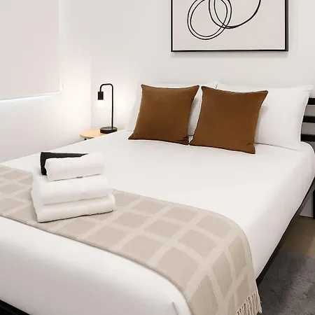 Stylish 4br South Loop State 23-202