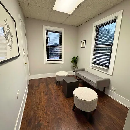 Chic 3br Hideout In Lincoln Park - Lincoln 3