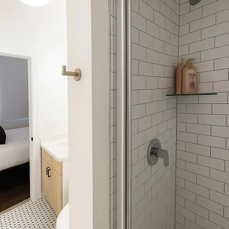 Apartment Stylish 4br Stay-prime Location - State Rep Chicago