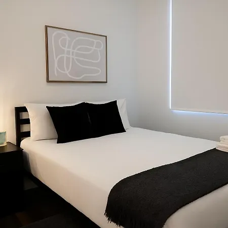 Stylish 4br Stay-prime Location - State Rep Apartment