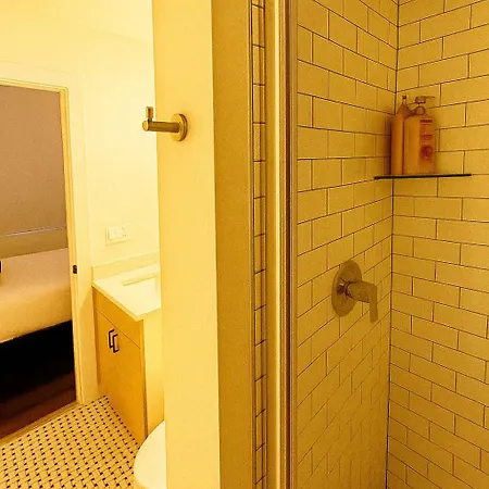 Stylish 4br Stay-prime Location - State Rep