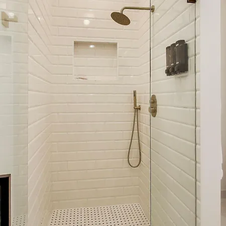 Apartment Luxurious Lincoln Park With Gourmet Kitchen Chicago