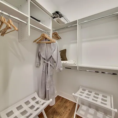 Apartment Luxurious Lincoln Park With Gourmet Kitchen Chicago