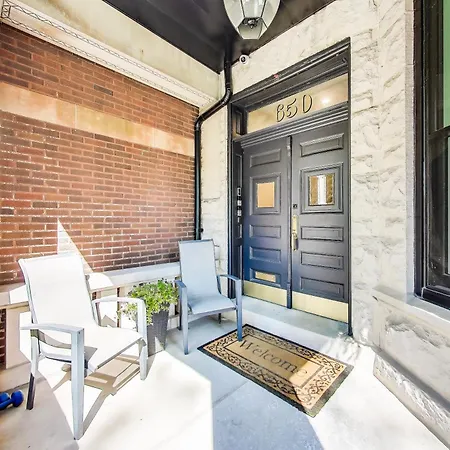 Luxurious Lincoln Park With Gourmet Kitchen Apartment *