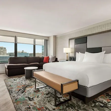 Hilton Grand Vacations Club Magnificent Mile