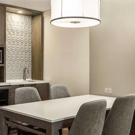 Hilton Grand Vacations Club Magnificent Mile