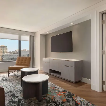 Hilton Grand Vacations Club Magnificent Mile 3*