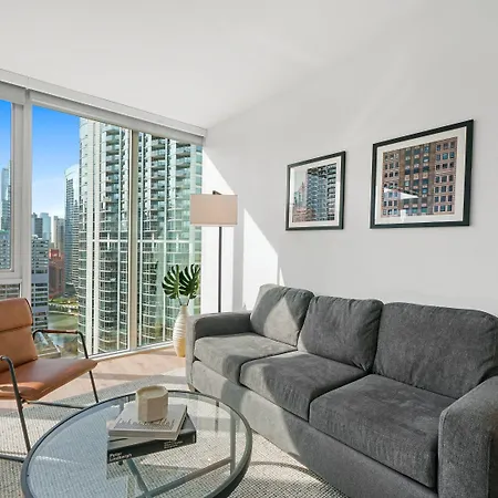 Level - River North 4*