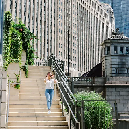 Voco Downtown - Riverwalk By Ihg Hotel