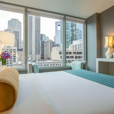 Kinzie Hotel 4*