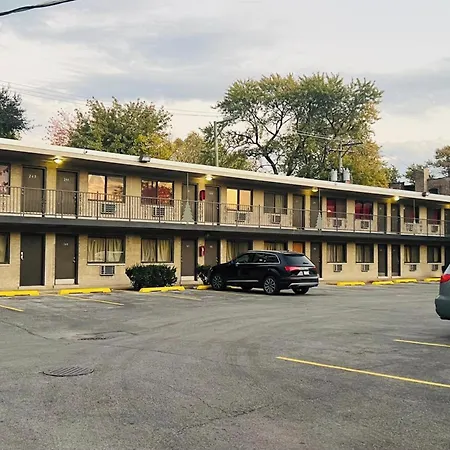 By Oyo I-90 Motel 2*