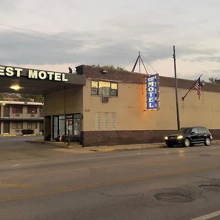 Motel By Oyo I-90 2*