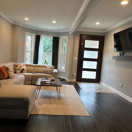 Luxe Hyde Park Gray Stone Near Uofc