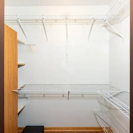 Entire With Complete Privacy Near O'hare Chicago