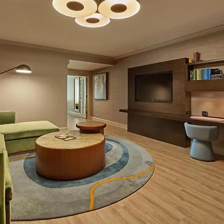 Hyatt Centric Magnificent Mile Hotel