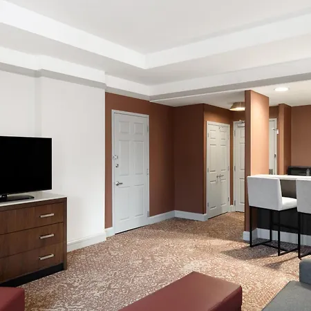 Hilton Garden Downtown/magnificent Mile Hotel 3*