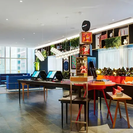 Citizenm Downtown 4*