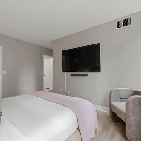 The Bernardin Gold Coast Luxury Near Magnificent Mile