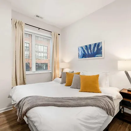 Stylish 3br Gem In Prime Location Chicago