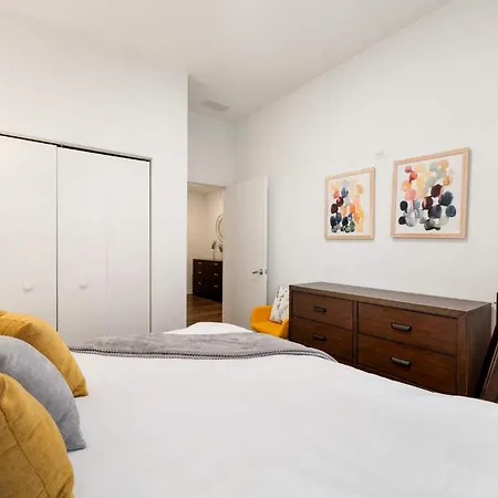 Stylish 3br Gem In Prime Location Chicago
