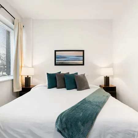 Stylish 3br Gem In Prime Location