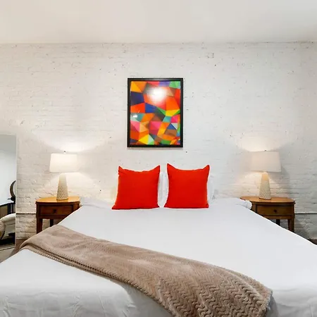 Stylish 3br Gem In Prime Location * Chicago