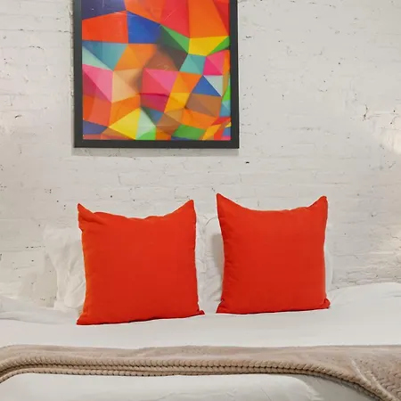 Stylish 3br Gem In Prime Location *