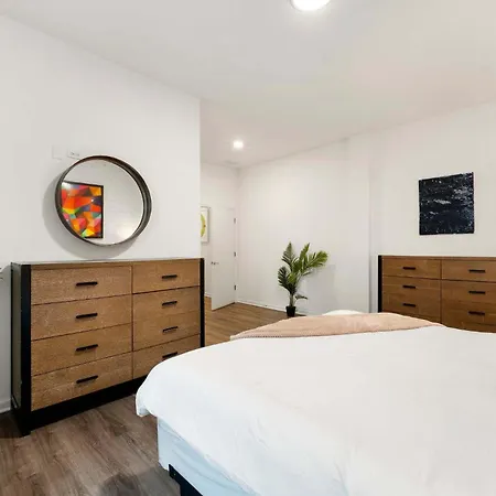 Stylish 3br Gem In Prime Location Holiday home Chicago