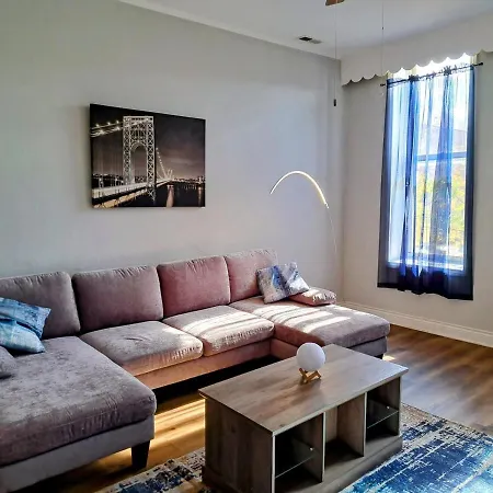 Sunny Pilsen 2 Bed 1 Bath With Private Office * Chicago