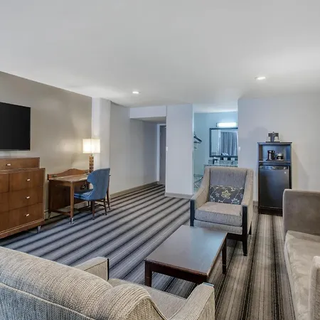 Western Downtown-river North 3*
