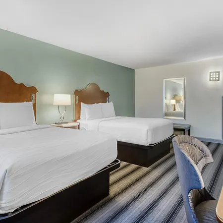 Western Downtown-river North Hotel 3*