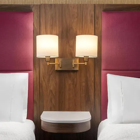 Hotel Hampton Majestic Theatre District Chicago