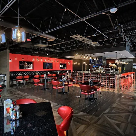 Hotel Midway Airport S By Ihg 3*