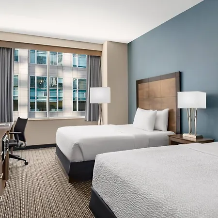 La Quinta & By Wyndham Downtown Chicago