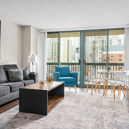 Kasa Magnificent Mile Aparthotel 4*
