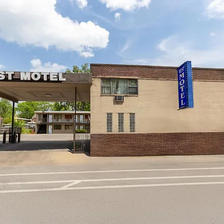 By Oyo I-90 Motel 2*