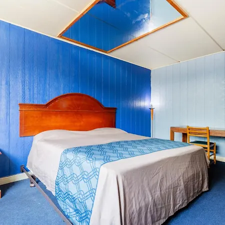 By Oyo I-90 Motel 2*