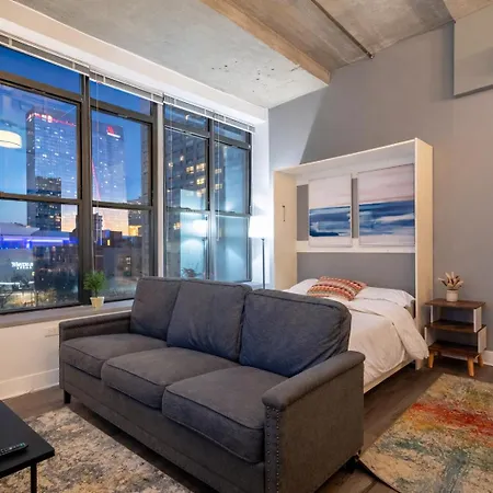 Elegant South Loop With Optional Parking And Gym Access Walk To Mccormick Place & Field Museum Apartment *