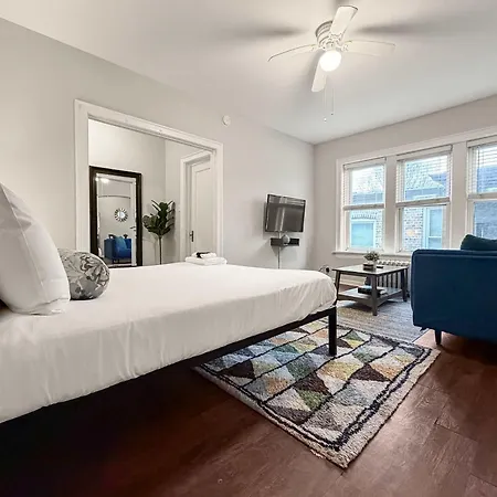 Sunlit With Charm - Lunt Rep Apartment *
