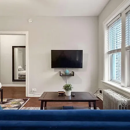Sunlit With Charm - Lunt Rep Apartment
