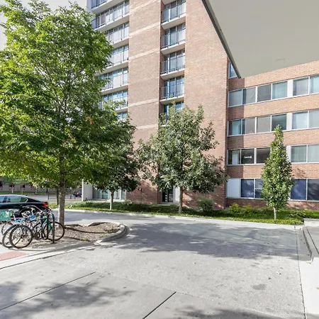 Medical District 1br W Wd Gym Nr Hospitals Chi-720 *