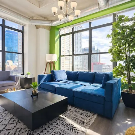 Skyline 2br In South Loop With Optional Parking & Gym Access Near Mccormick Place, Soldier Field And Lakefront Apartment
